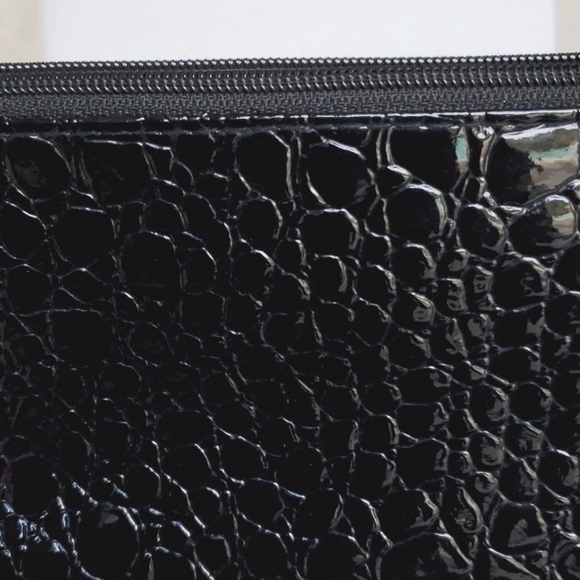 SOHO London New York Crocodile Print Wristlet / Cosmetic Bag - Picture 5 of 5
